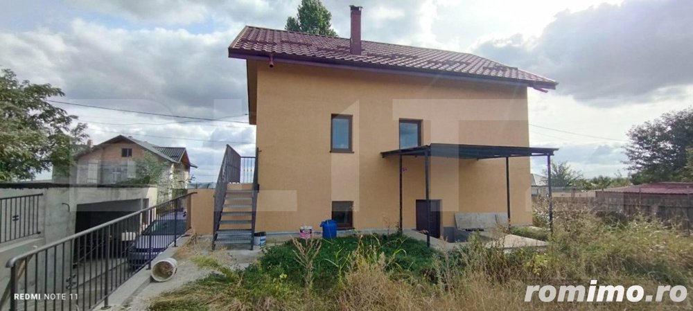 Casa 5 camere, 120 mp utili, 1000 mp teren, strada principala, Dumesti