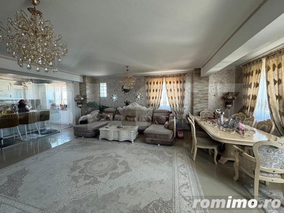 Penthouse ,4 camere , 177 mp , zona centrala ,Radauti