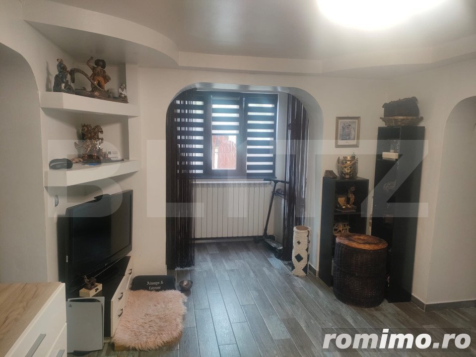 Apartament 3 camere parter,55mp, zona ultracentrala, oras Siret