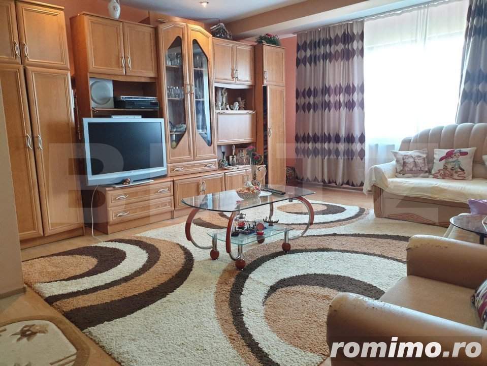 Apartament 3 camere, 82mp, etaj intermediar, zona Piață Burdujeni