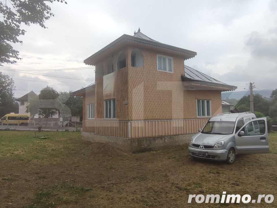 Casa renovabila Solca, 2610 mp teren, pretabil investitie!