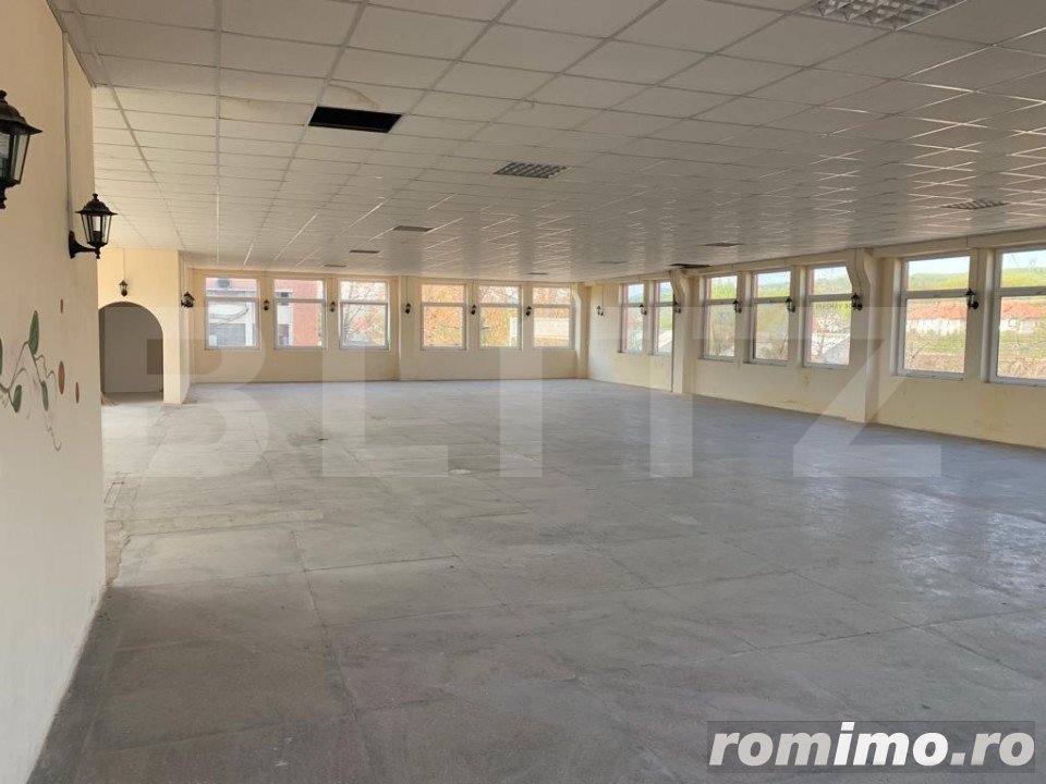 Spatiu comercial,750mp,Moreni