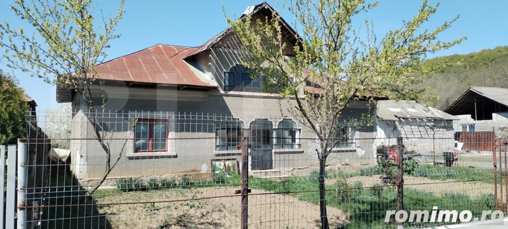 Casa de vanzare , 3 camere, 80mp 1100mp teren , zona Ungureni