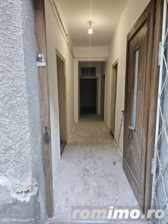 Apartament 3 camere decomandat la casa, zona Trei Stejari