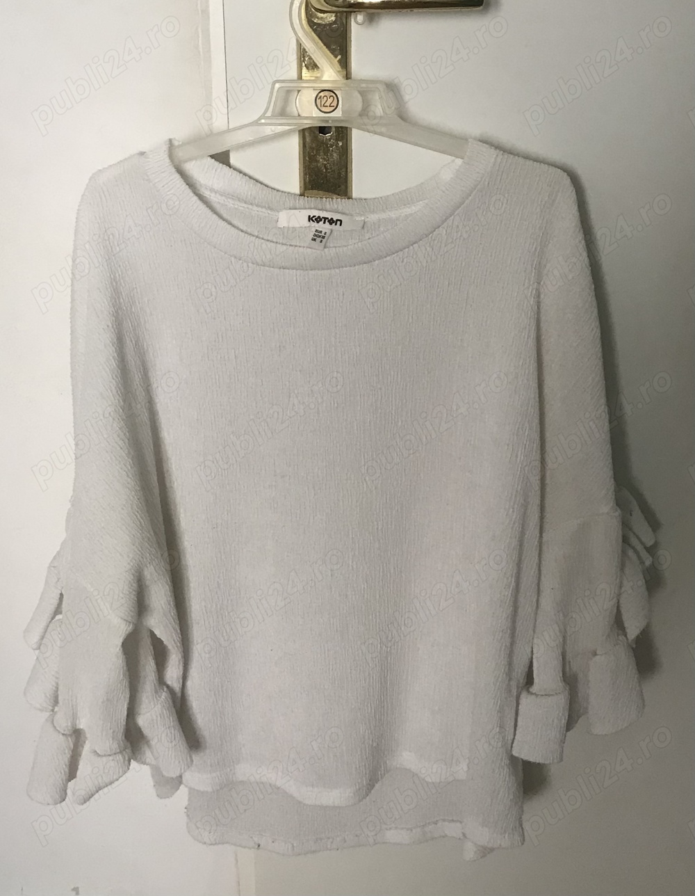 Vând bluză alb-crem Koton