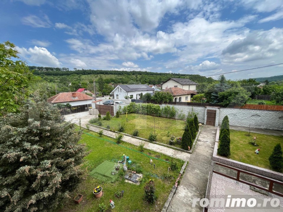 Casă P + M 369 mp utili, teren 1.515 mp, foișor, Leamna de Sus