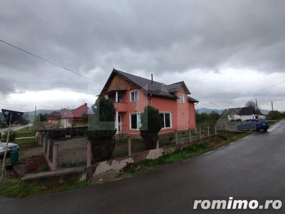 Casa, 5 camere,200 mp,800 mp teren,pretabil business,13 km distanta de Bistrita