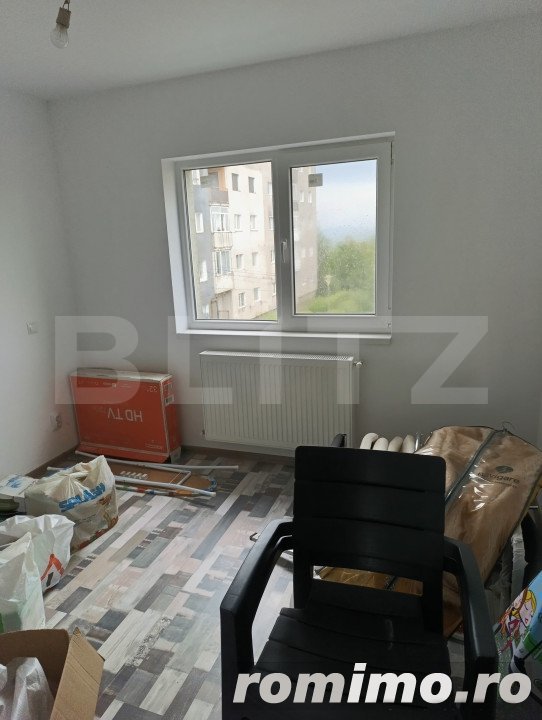 Apartament 3 camere , 2 bai ,2 balcoane , etaj 2 