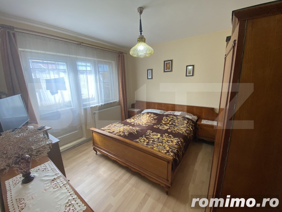 Apartament 3 camere, 65 mp, decomandat, zona Bradet