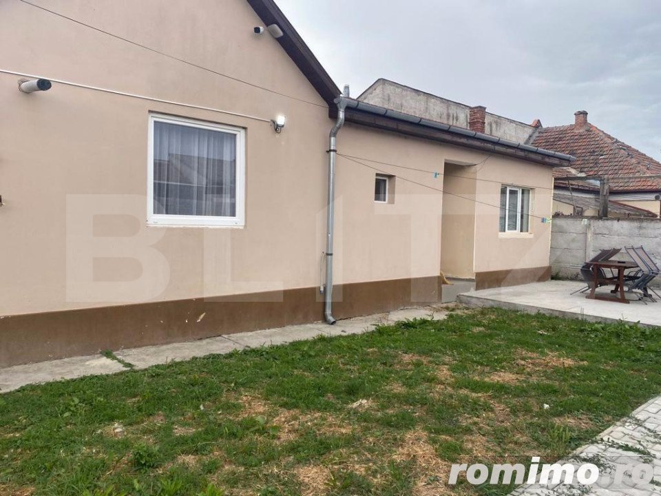 Casa 3 camere + curte 