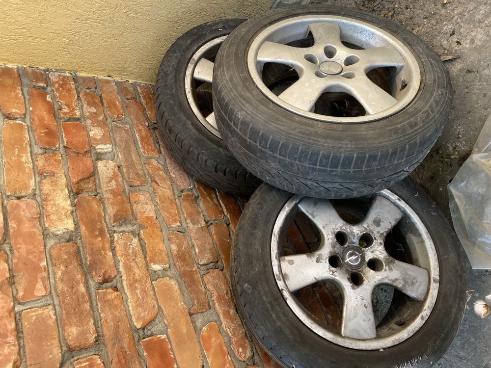 3 Roți și o fulie motor Opel Astra H an 2008