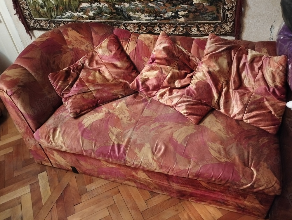 Vând colțar, două fotolii, 2 tabureti