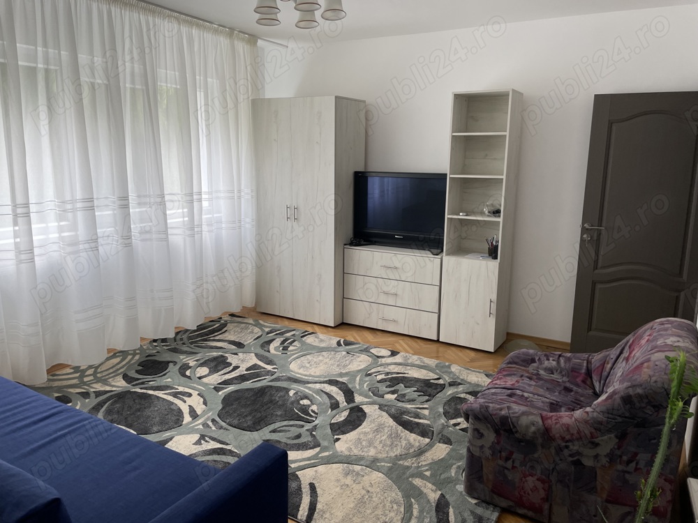 Închiriez apartament 3 camere 