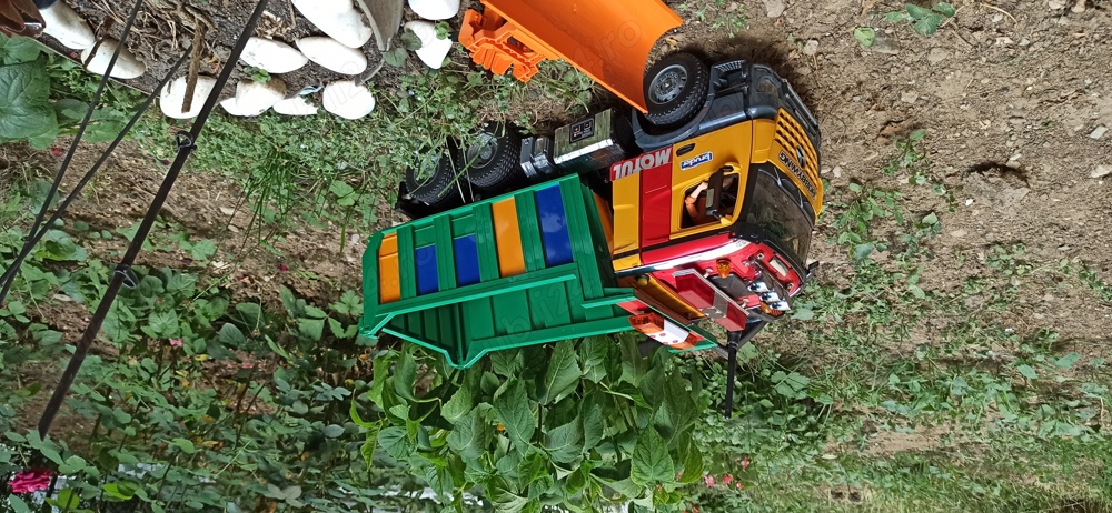 Camion Mercedes basculanta cu radiocomanda