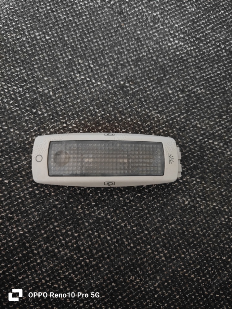 vand lampa plafoniera spate vw tiguan 