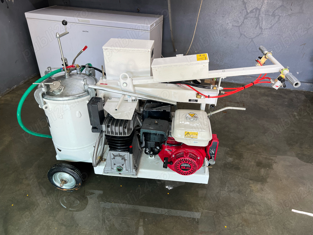 masina marcaje rutiere hoffman h8-1 cu autopropulsie