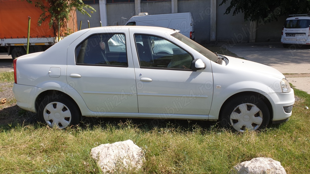 Dacia Logan 2012 benzina