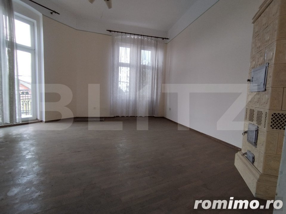 Apartament 4 camere, 138mp, etajul 1, balcon, elemente istorice, zona Lunei