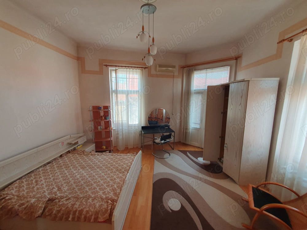 Apartament la Casa, Piata Catedralei