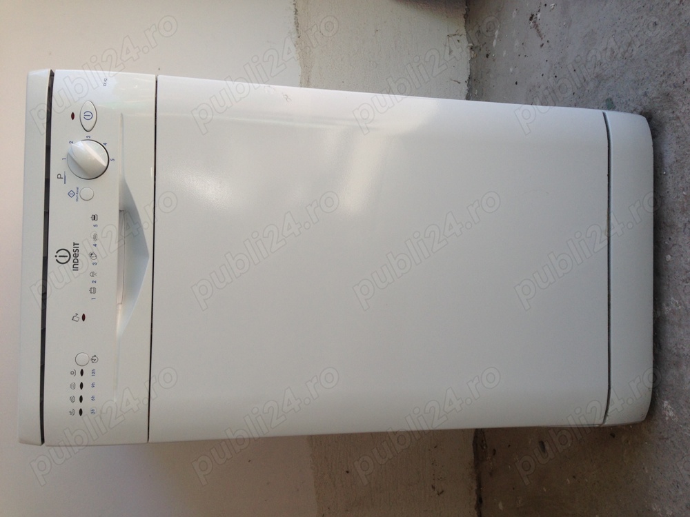 Vand masina de spalat vase Indesit IDL42, independenta, 45cm lat, noua