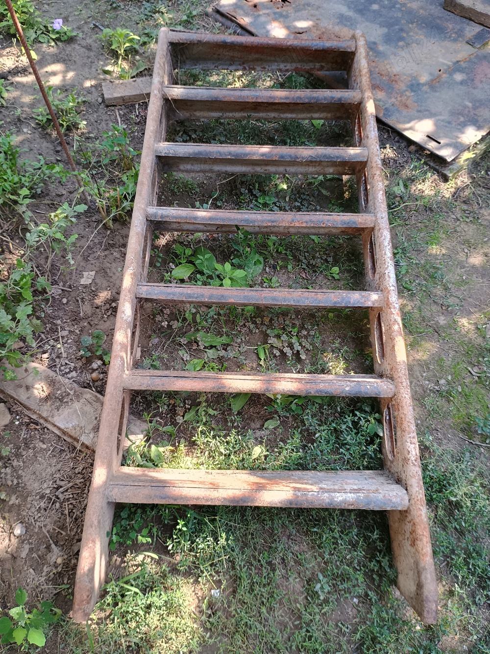 Scara metalica din material foarte rezistent 700 ron 