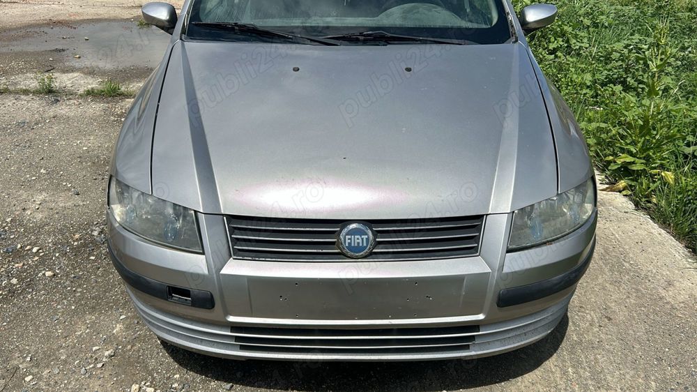 Dezmembrez Fiat Stilo 5 usi Hatchback 1.9 JTD Faruri Stopuri Oglinzi