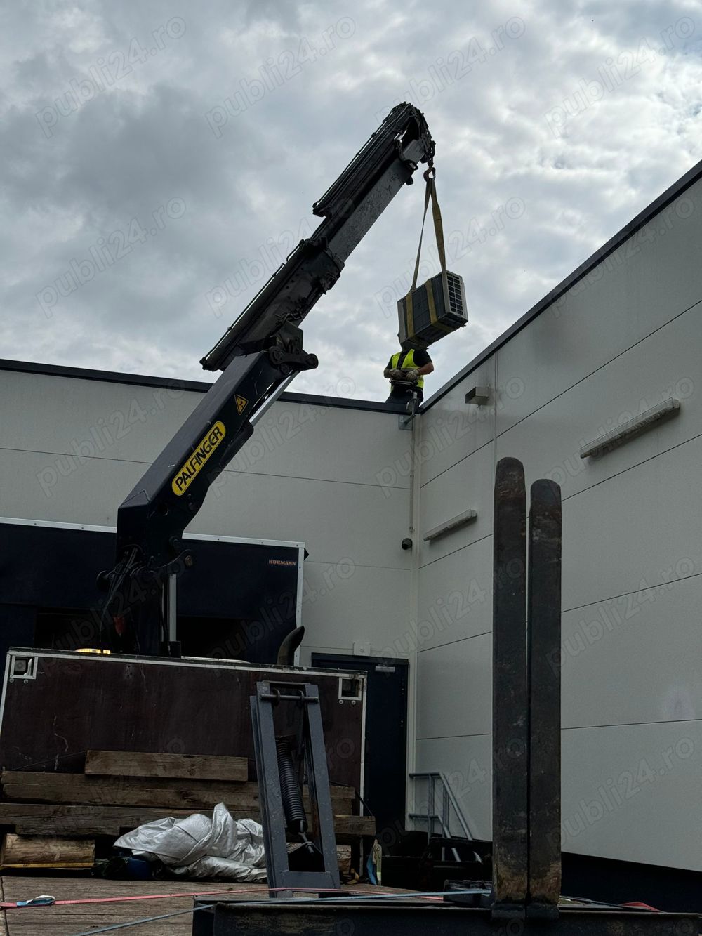 Inchiriere macara   automacara transport nacela rampe asistenta tractari
