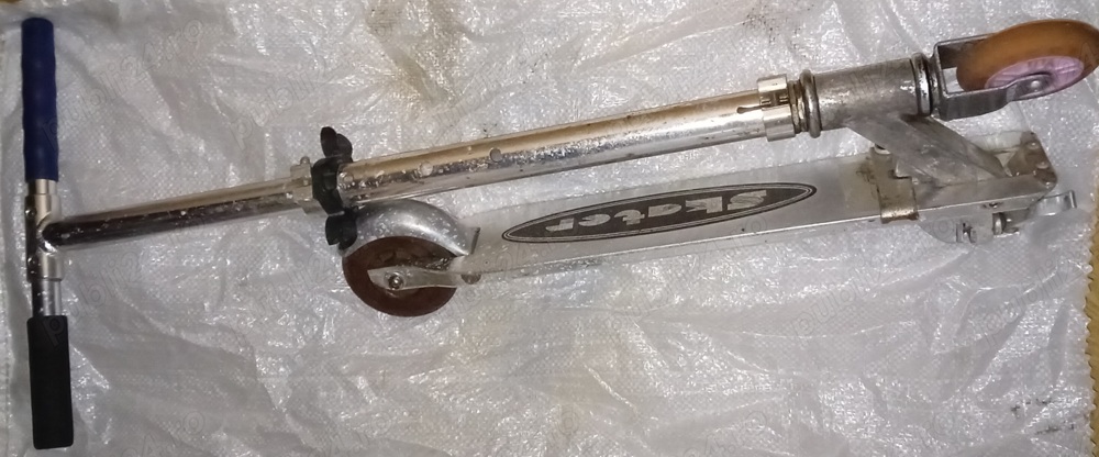 Trotineta pliabila din aluminiu, marca Skater
