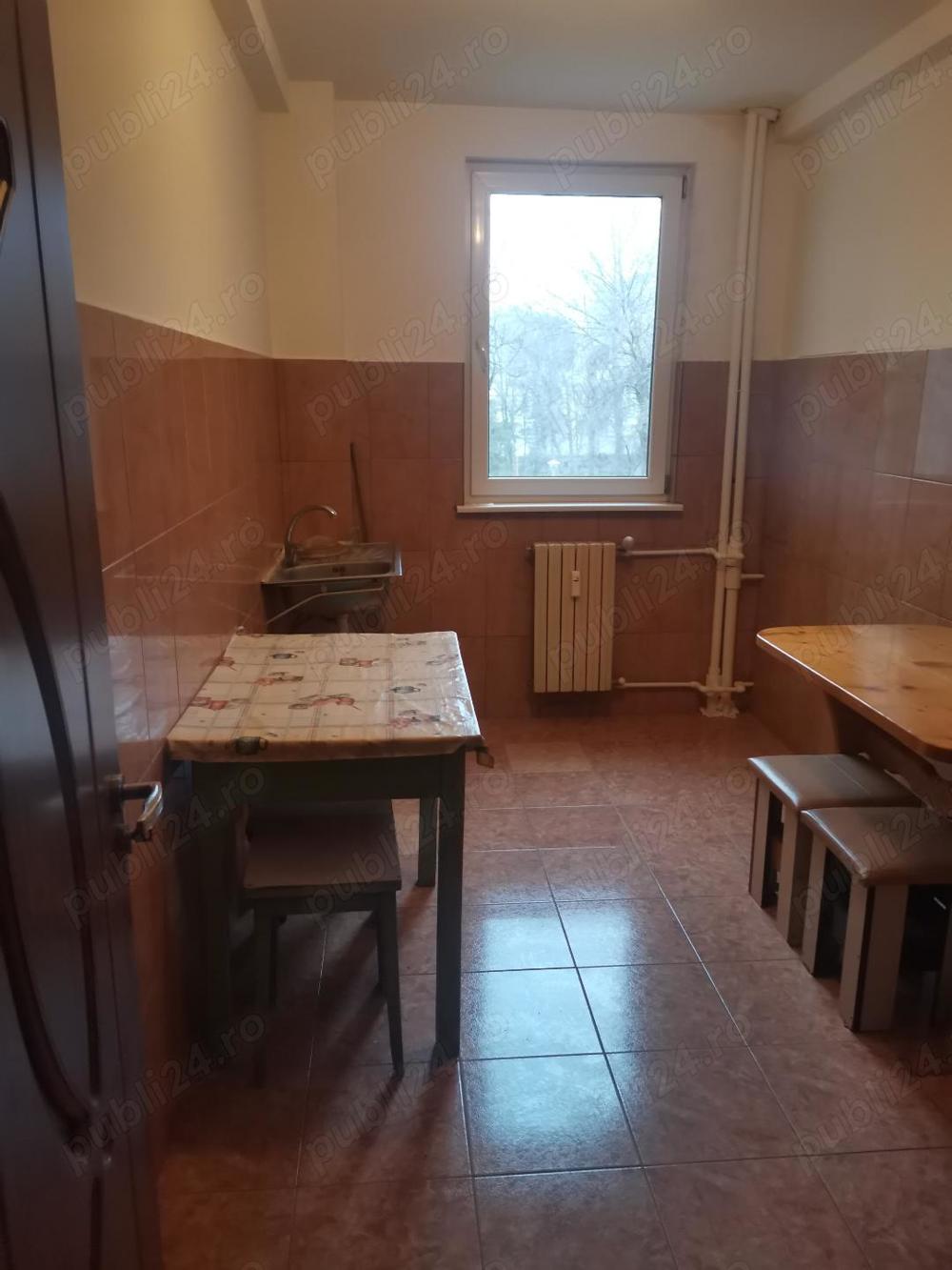 Închiriez apartament 2 cam