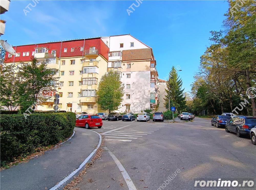 Apartament cu 3 camere decomandate 2 balcoane si pivnita in Sibiu