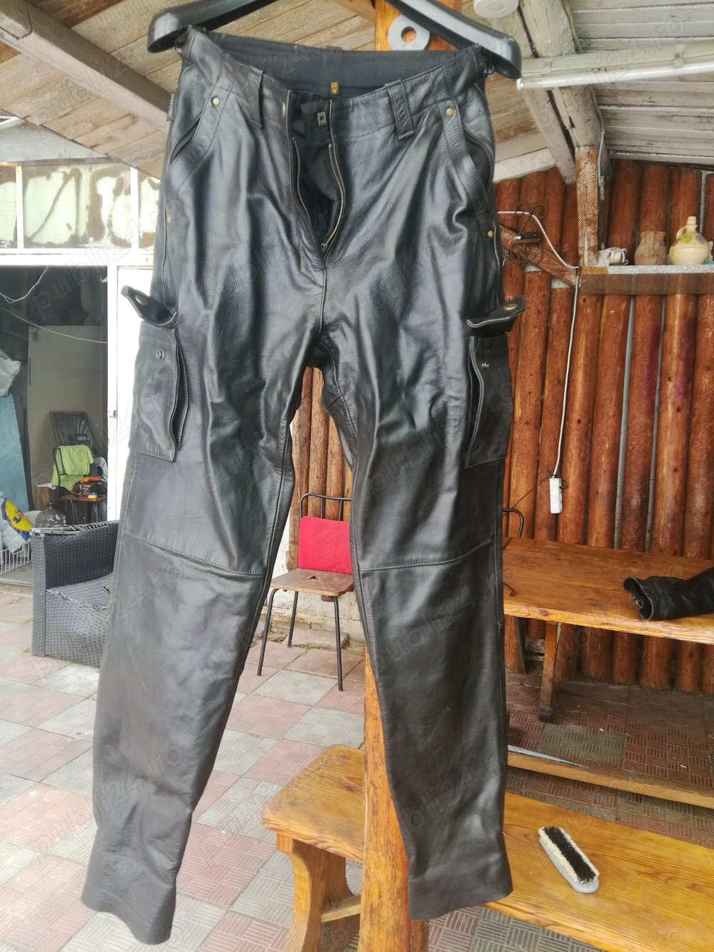 Pantalon din piele groasă mărimea 38, ptr moto, ATV, rockeri sau iarnă.