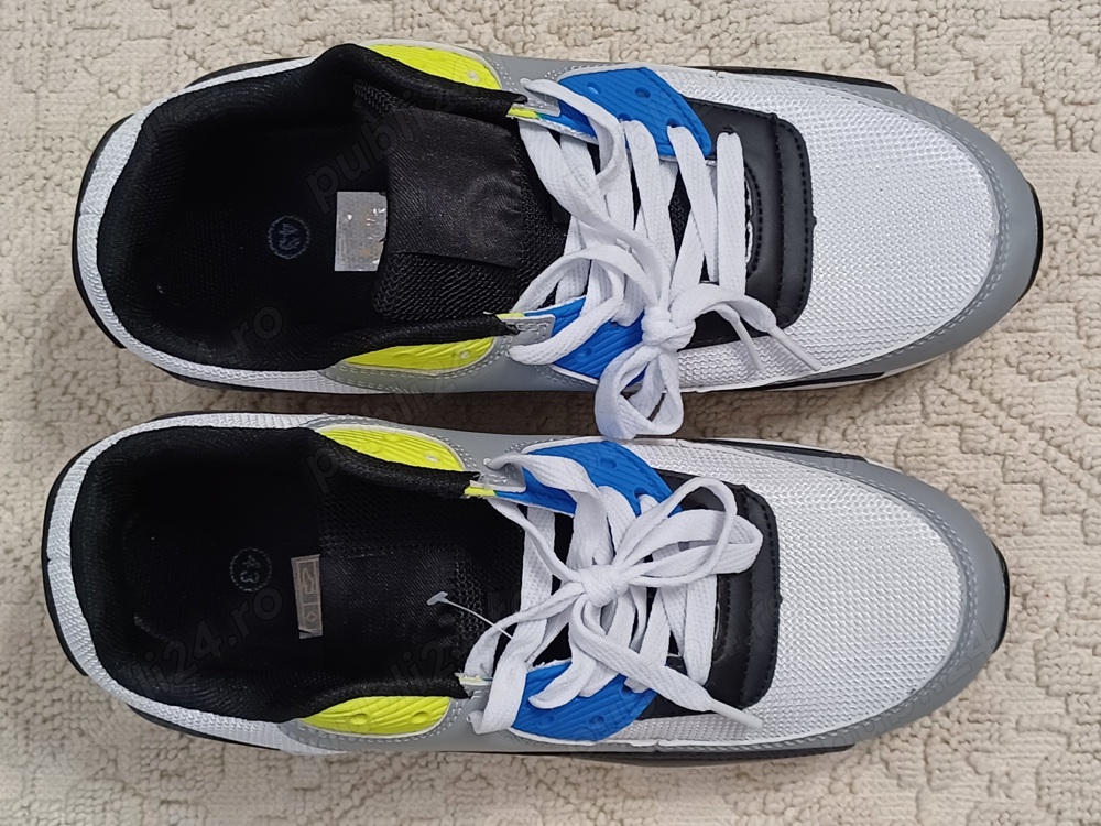 Pantofi sport marimea 43