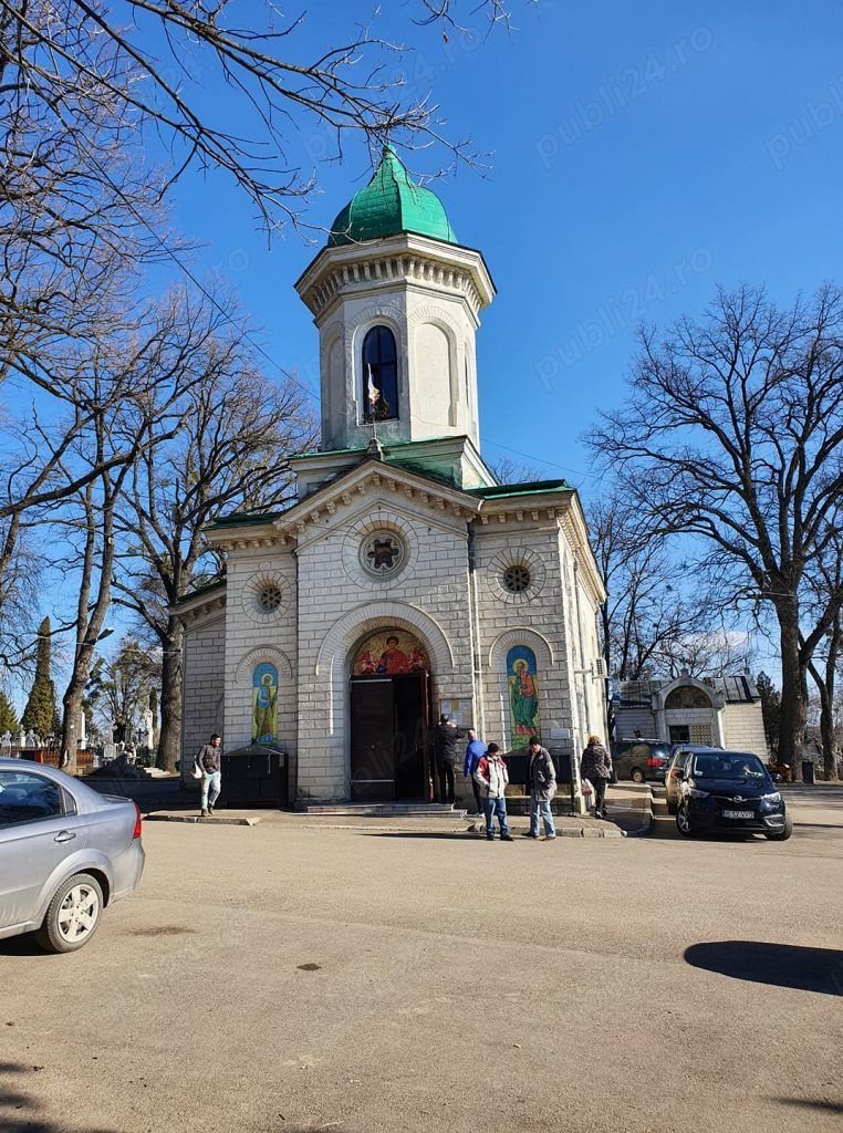 Doua locuri de veci in cimitirul Eternitatea Iasi.