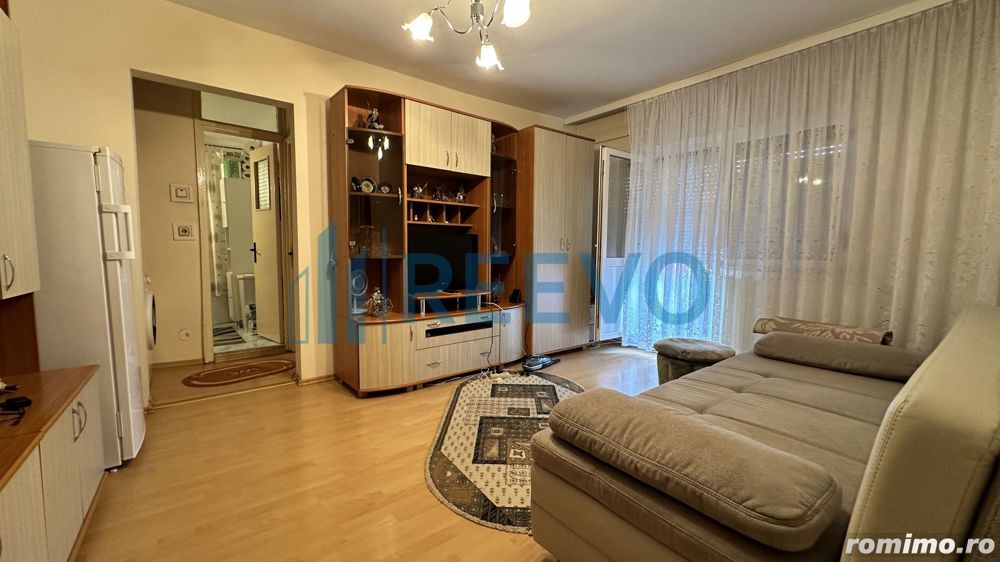 Apartament 2 camere, zona Piața Sud!