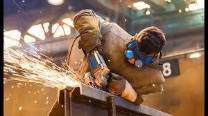 Lacatus Confectii Metalice in industria Petrolului si a Gazelor