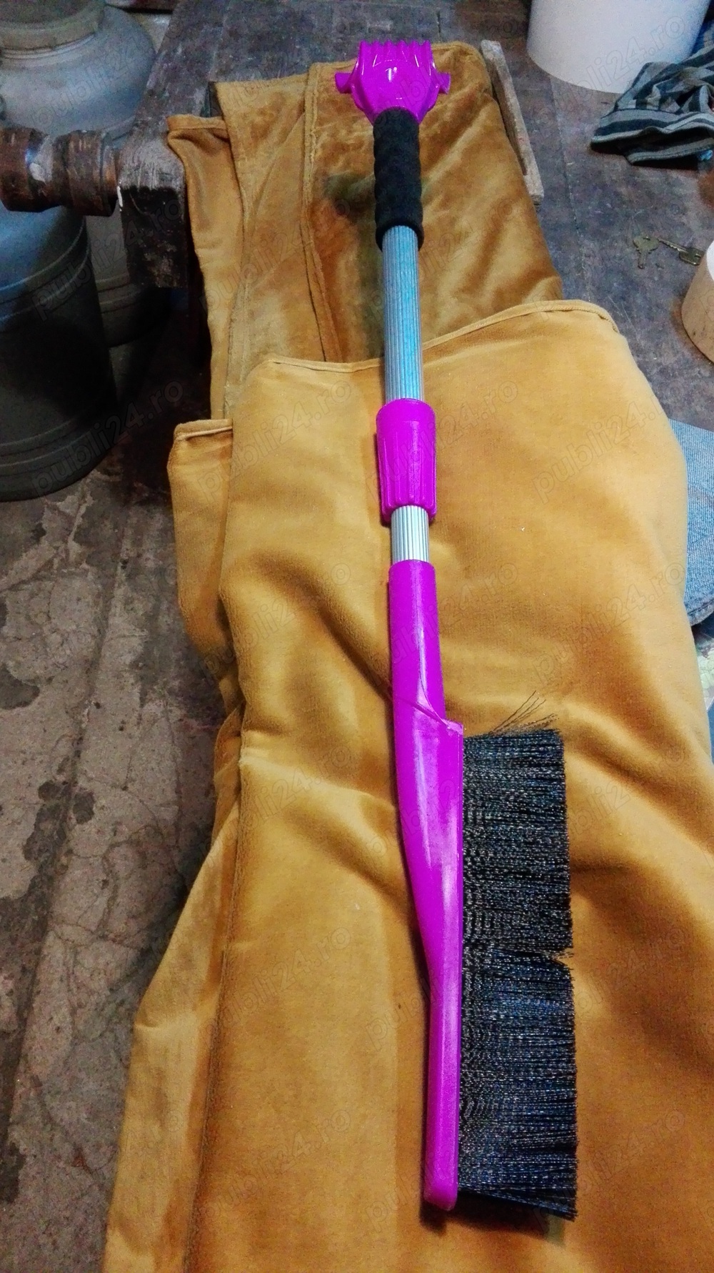 Vand racleta aluminiu.