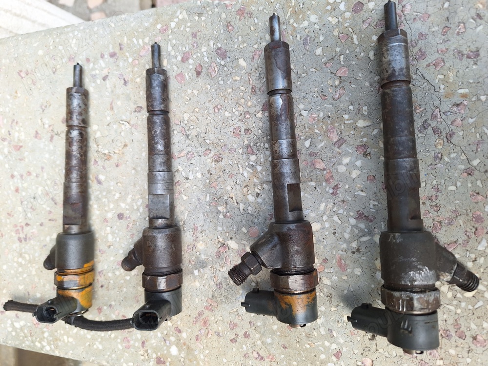 Vând injectoare fiat doblo 1.3 multijet