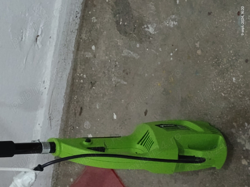 Se vinde motocoasă electrica.