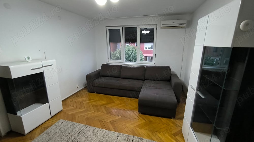 Închiriez apartament cu 3 camere