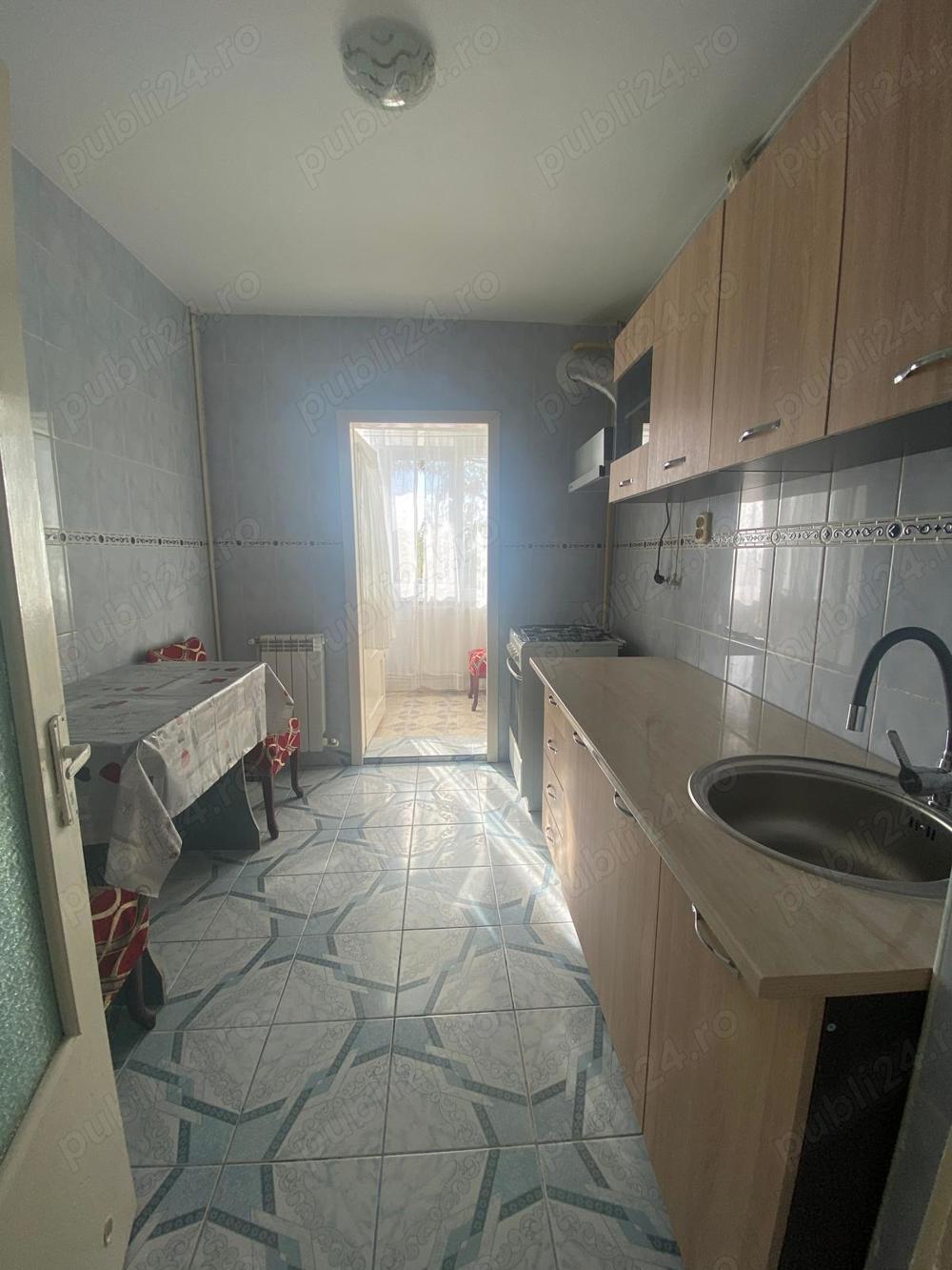 Închiriez apartament