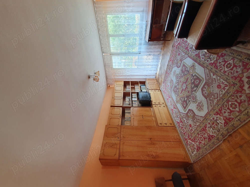 Proprietar,ultracentral(in apropiere de Universitate,Liceul Elena Cuza,Liceul Carol,utilat modest