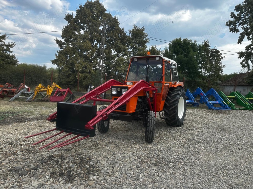 Vand sau schimb tractor UTB Fiat 600 cu încărcător frontal