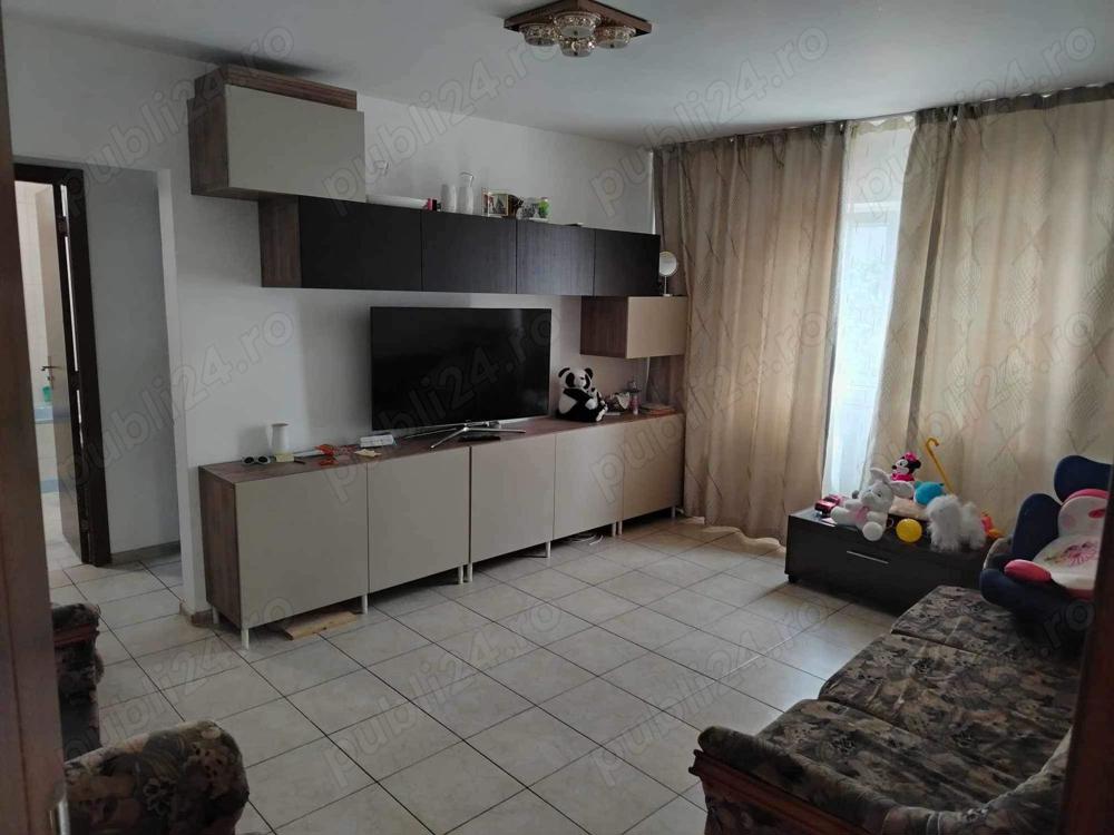 Apartament 3 camere,Navodari!