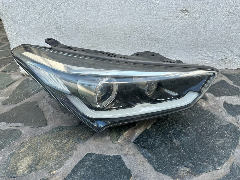 Far dreapta Hyundai Grand Santa Fe