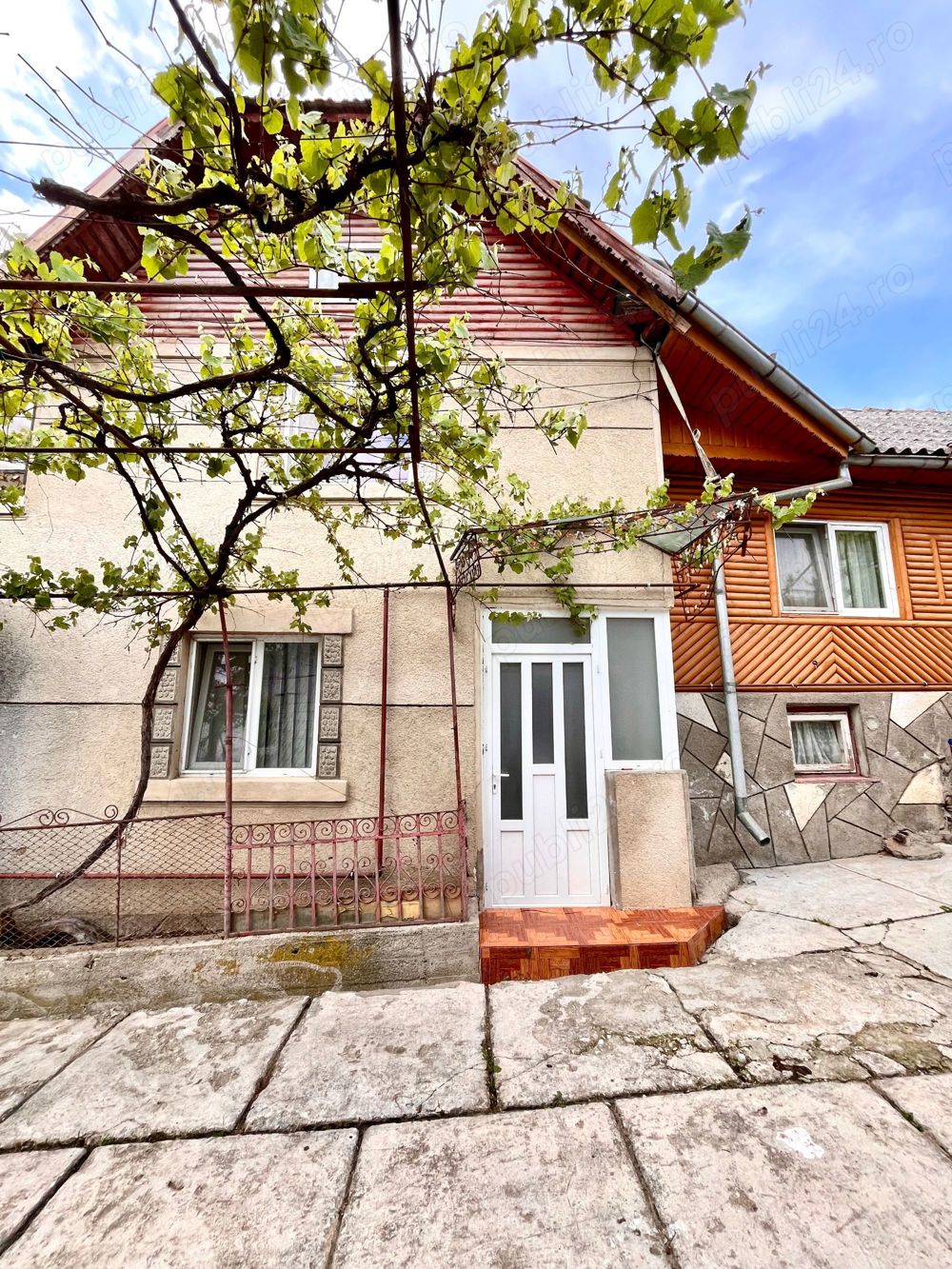 Vand casa + teren 2800 mp in Buciumeni, Dambovita 