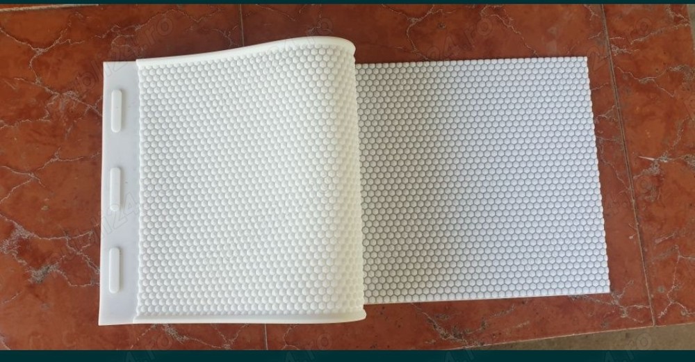 Matrita de silicon 1 1 si 3 4 pentru foaie de ceara  fagure artificial 