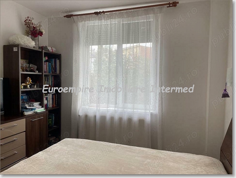 De inchiriat vila P+1E zona Kamsas