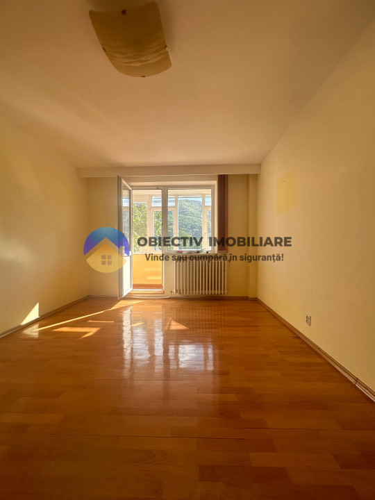 Apartament 3 camere/2 bai/etaj 2 Piata Bistrita