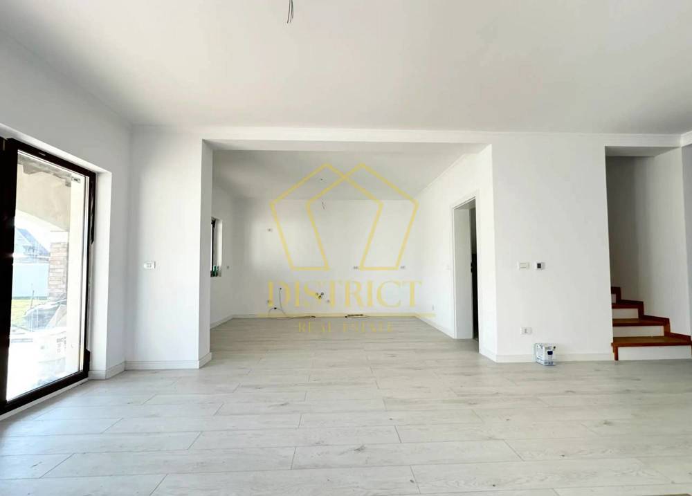 Duplex spatios cu 4 camere, zid dublu | Dumbravita