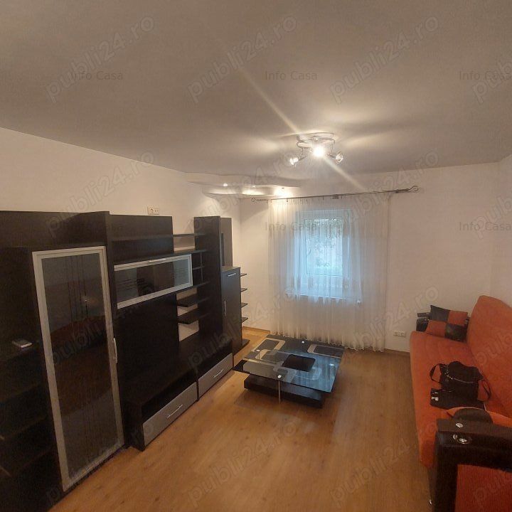 Vand apartament 3 camere